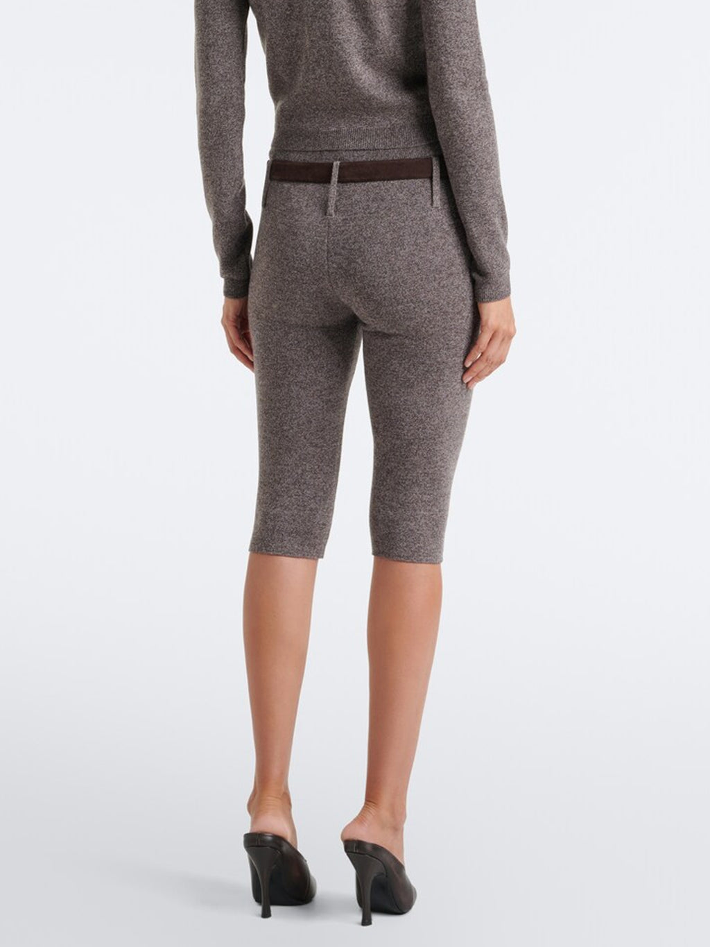 Heathered Slim-Fit Capri Pants