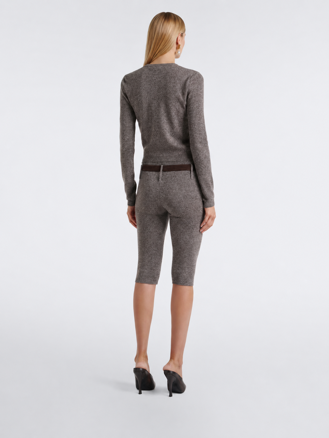 Heathered Slim-Fit Capri Pants