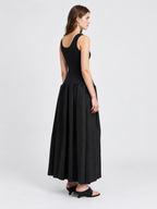 Minimalist Sleeveless Pleated Maxi Dress