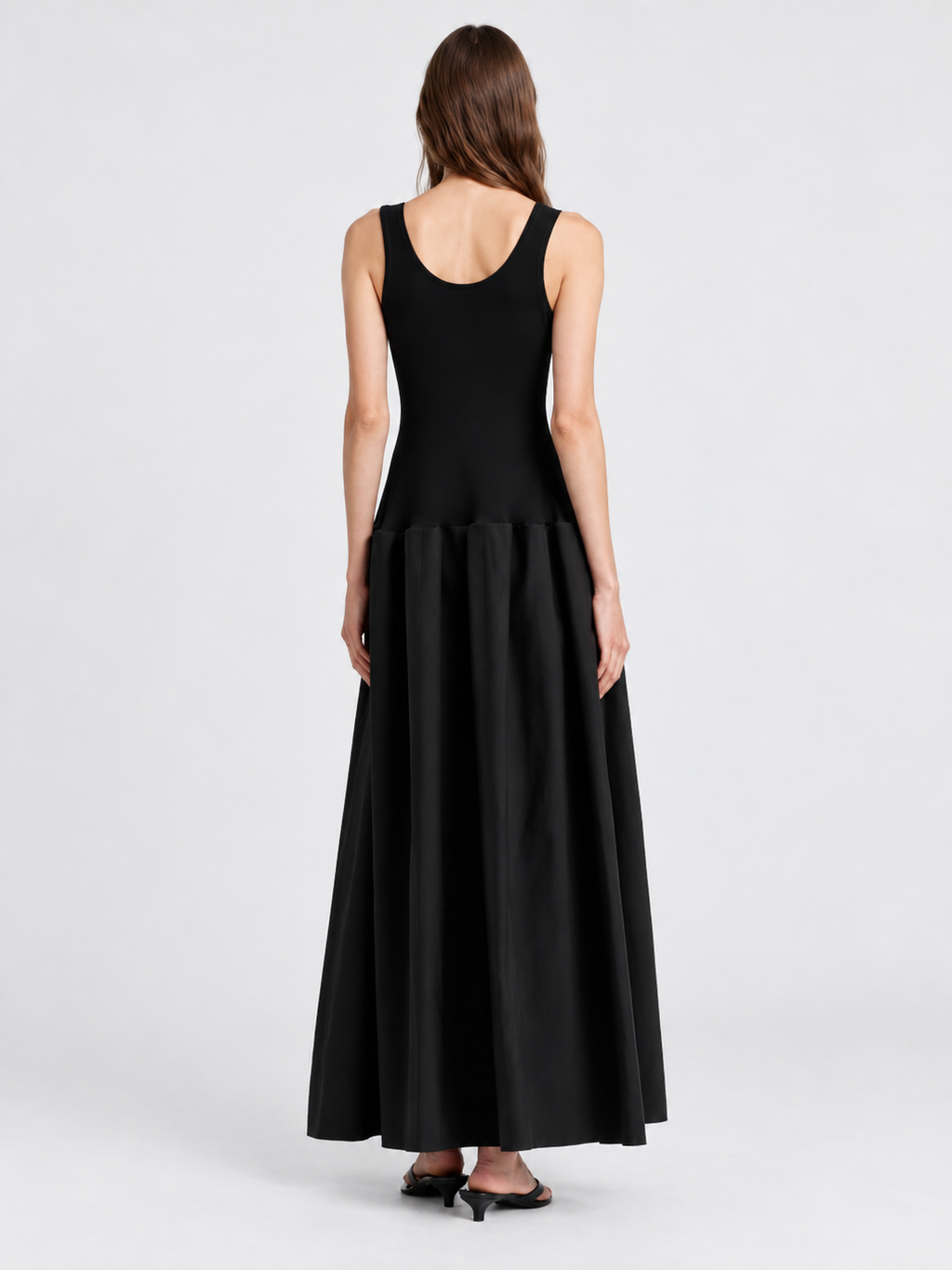 Minimalist Sleeveless Pleated Maxi Dress